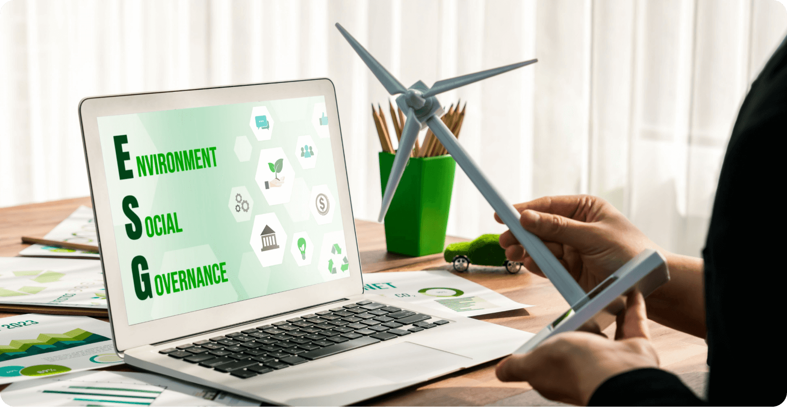 Reporting & Sustainable Finance